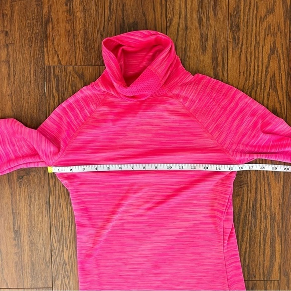 Under Armour Long Sleeve Hot Pink Turtle Neck Fitted Athletic Shirt Size Medium - Picture 12 of 14
